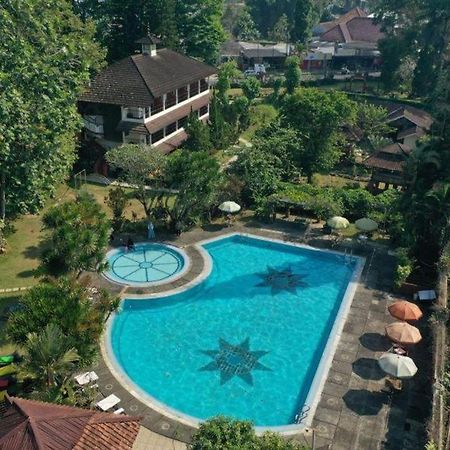 Taman Sari Hotel Dan Resort Sukabumi Zewnętrze zdjęcie
