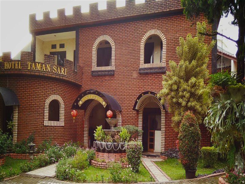 Taman Sari Hotel Dan Resort Sukabumi Zewnętrze zdjęcie