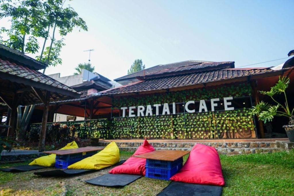 Taman Sari Hotel Dan Resort Sukabumi Zewnętrze zdjęcie