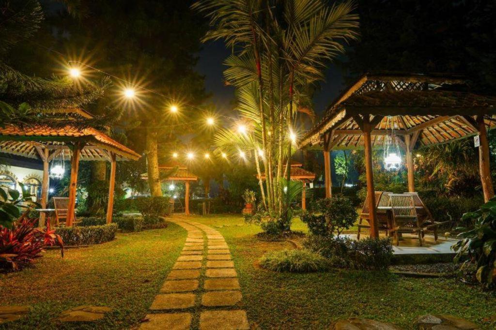 Taman Sari Hotel Dan Resort Sukabumi Zewnętrze zdjęcie