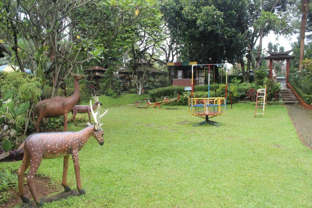 Taman Sari Hotel Dan Resort Sukabumi Zewnętrze zdjęcie