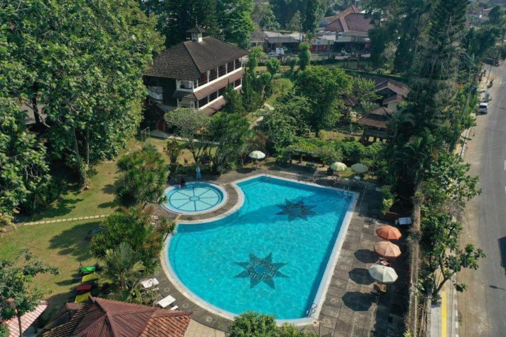 Taman Sari Hotel Dan Resort Sukabumi Zewnętrze zdjęcie