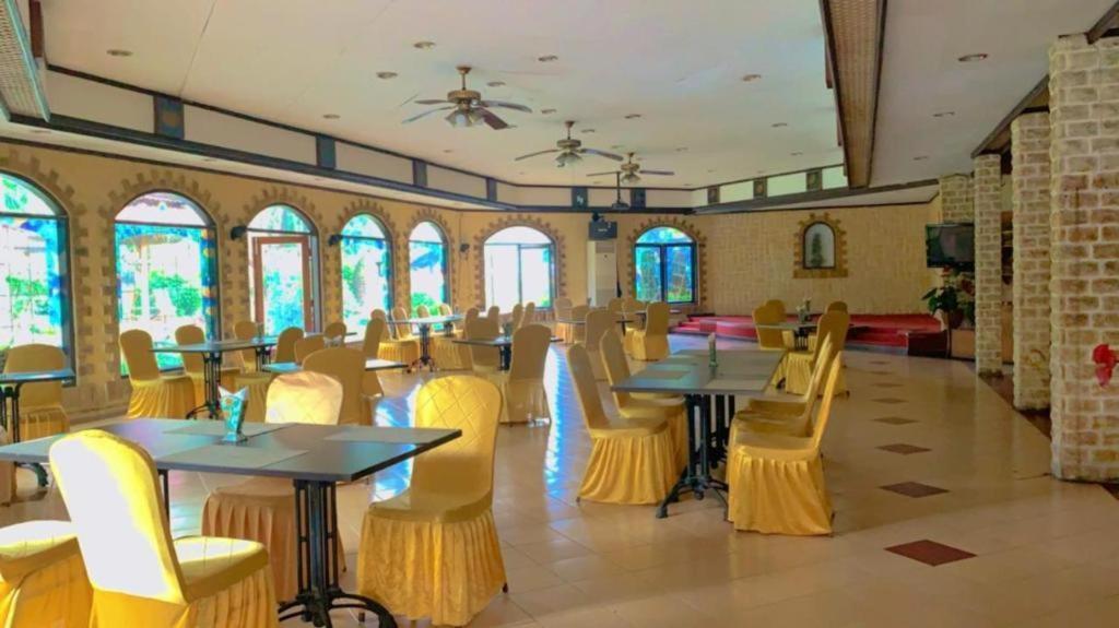 Taman Sari Hotel Dan Resort Sukabumi Zewnętrze zdjęcie