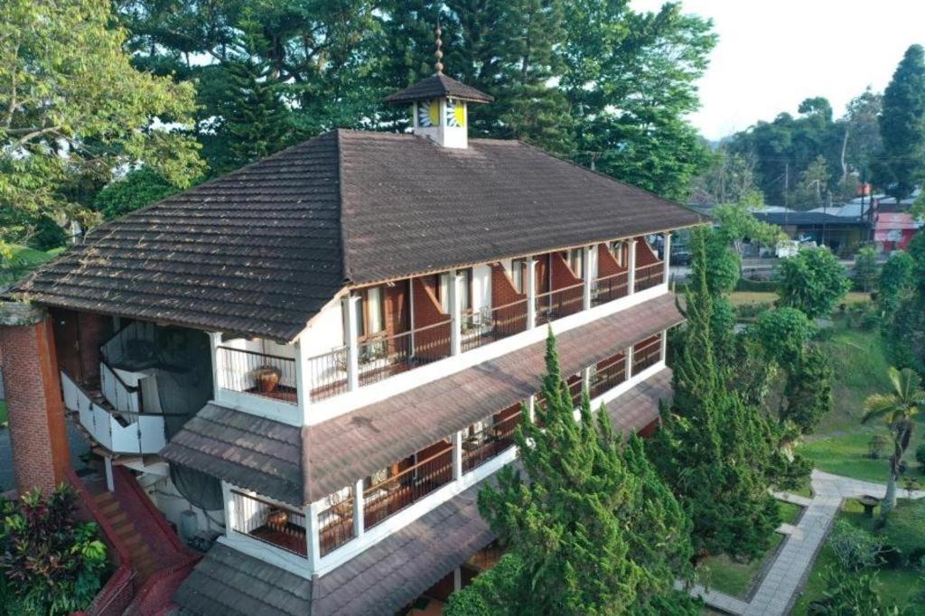 Taman Sari Hotel Dan Resort Sukabumi Zewnętrze zdjęcie
