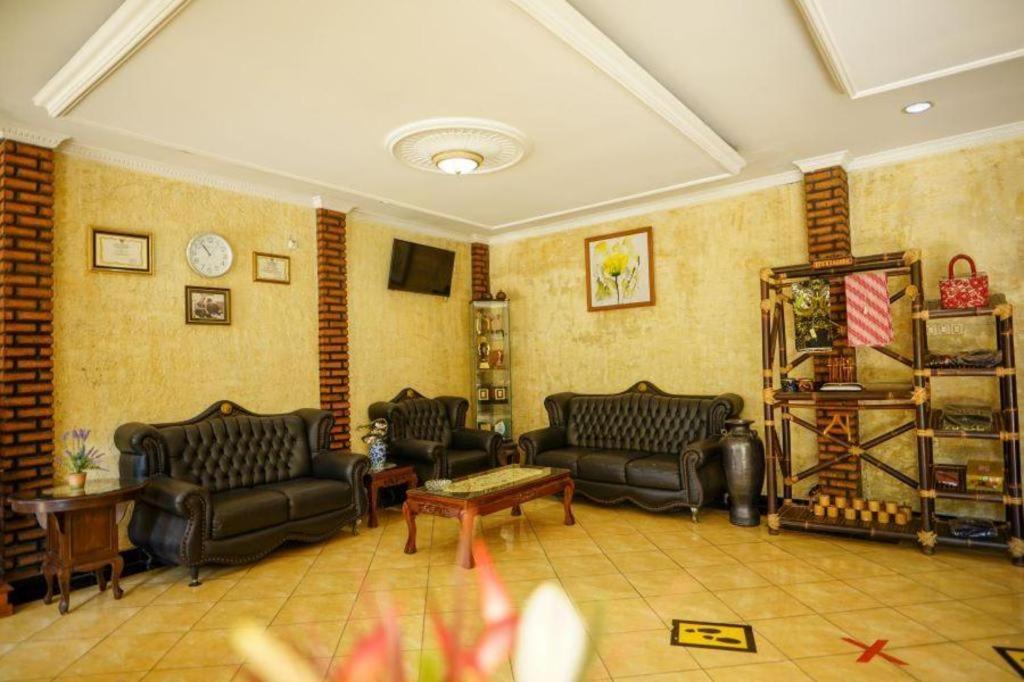 Taman Sari Hotel Dan Resort Sukabumi Zewnętrze zdjęcie