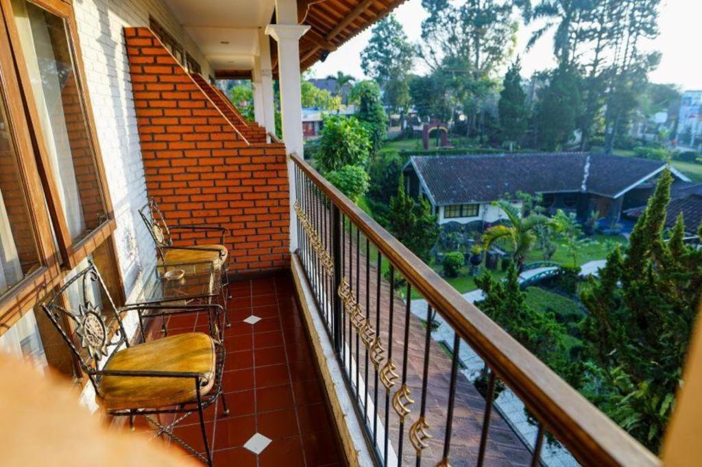 Taman Sari Hotel Dan Resort Sukabumi Zewnętrze zdjęcie