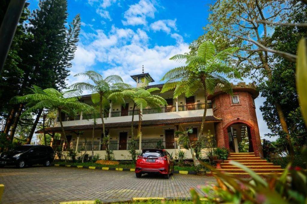 Taman Sari Hotel Dan Resort Sukabumi Zewnętrze zdjęcie